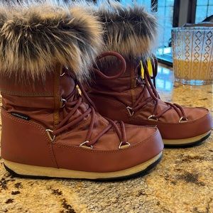 Size 6 moon boots